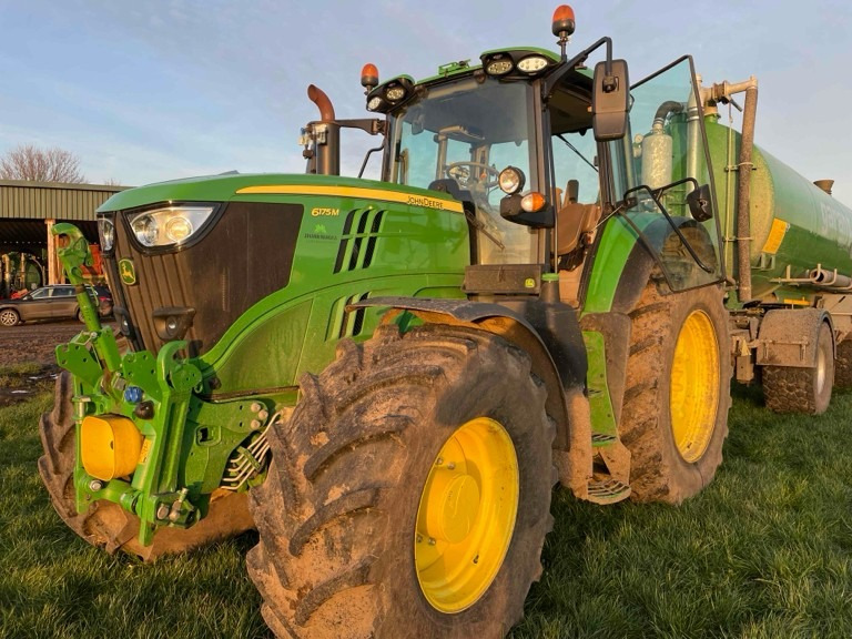 John Deere 6175M - Tractor: foto 1 John Deere 6175M - Tractor: foto 1