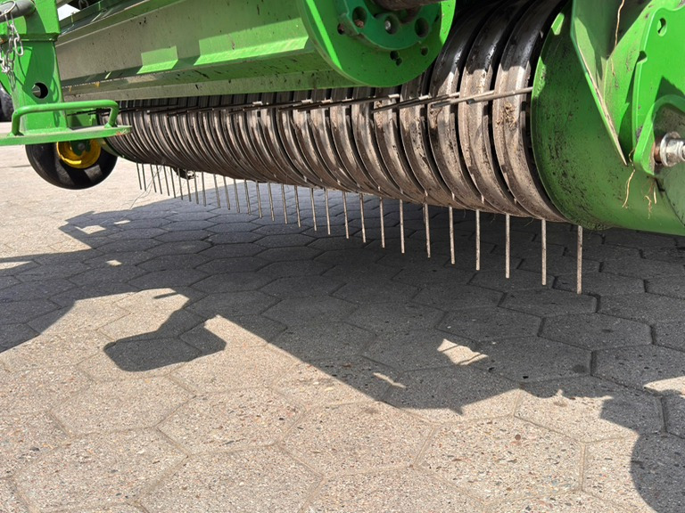 John Deere V461R - Encintadora de pacas: foto 5 John Deere V461R - Encintadora de pacas: foto 5