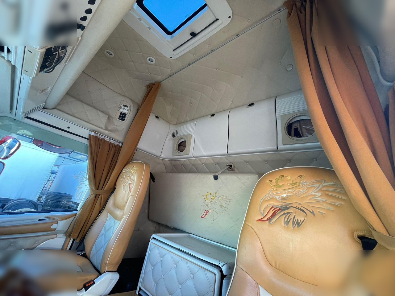 SCANIA R124.420 - Cabeza tractora: foto 3 SCANIA R124.420 - Cabeza tractora: foto 3