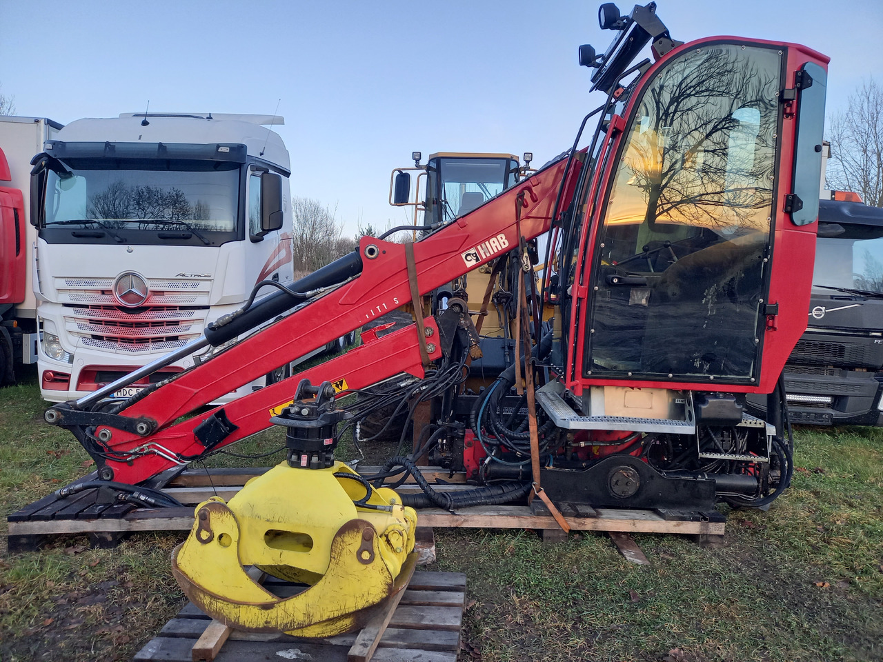 Loglift 105 S LIKE NEW - Camión forestal: foto 1 Loglift 105 S LIKE NEW - Camión forestal: foto 1