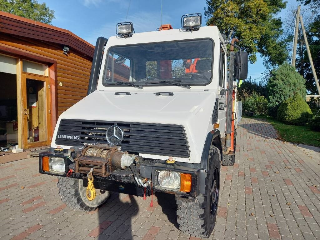 Unimog UNIMOG 4X4 - Camión grúa: foto 4 Unimog UNIMOG 4X4 - Camión grúa: foto 4