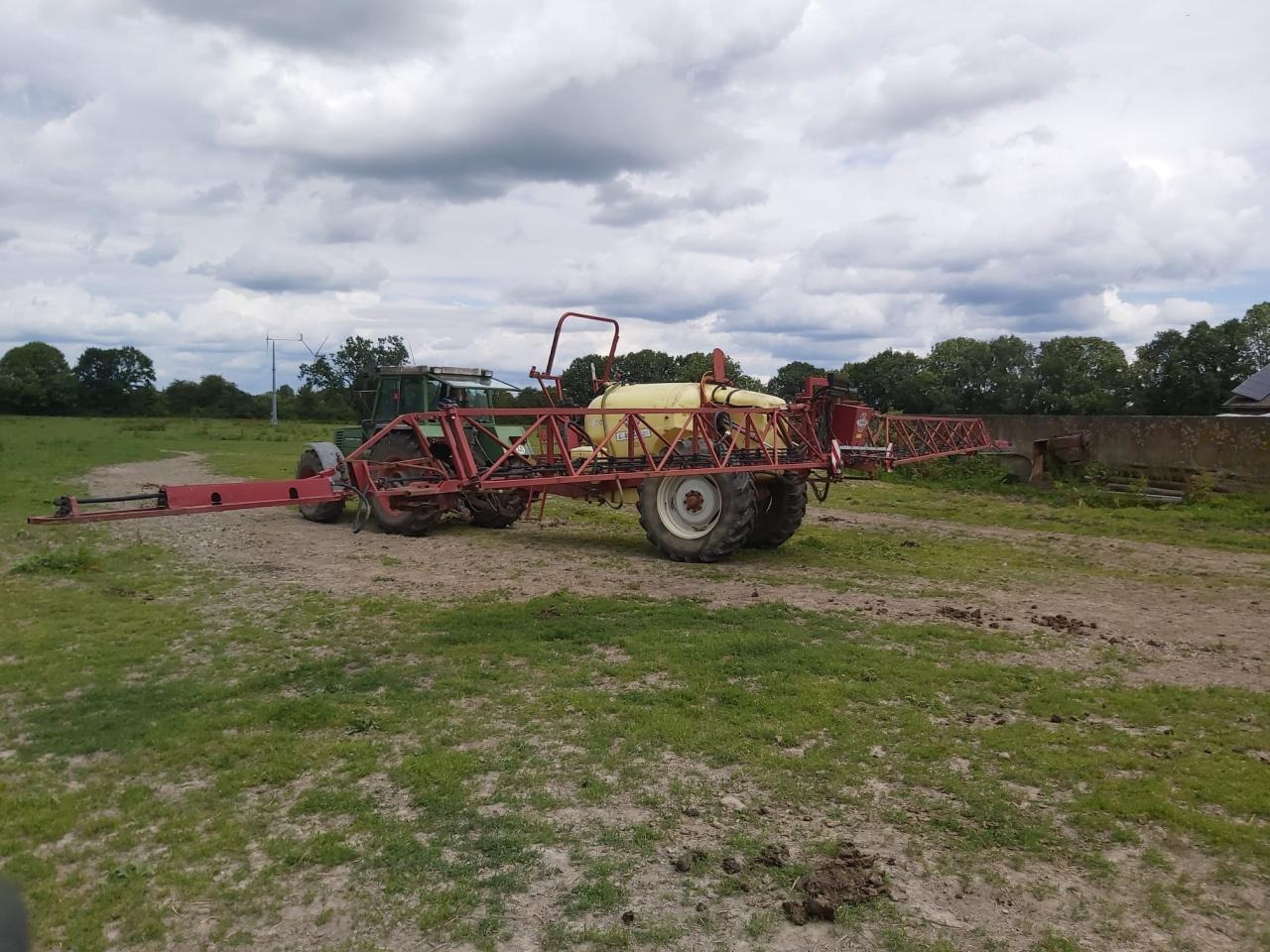 Hardi Commander 4200 - Pulverizador arrastrado: foto 2 Hardi Commander 4200 - Pulverizador arrastrado: foto 2