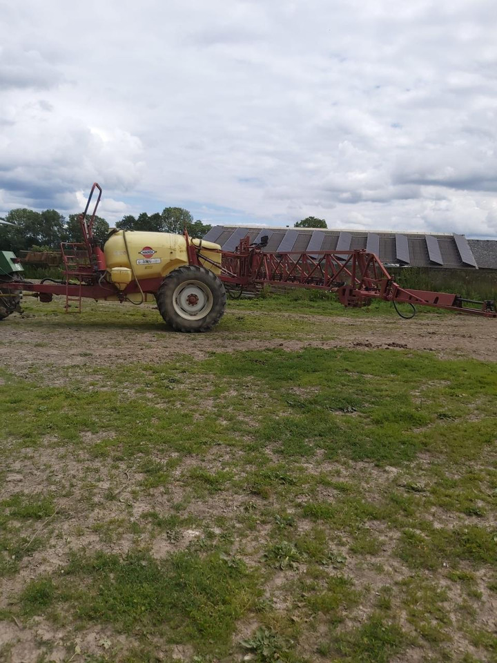 Hardi Commander 4200 - Pulverizador arrastrado: foto 3 Hardi Commander 4200 - Pulverizador arrastrado: foto 3