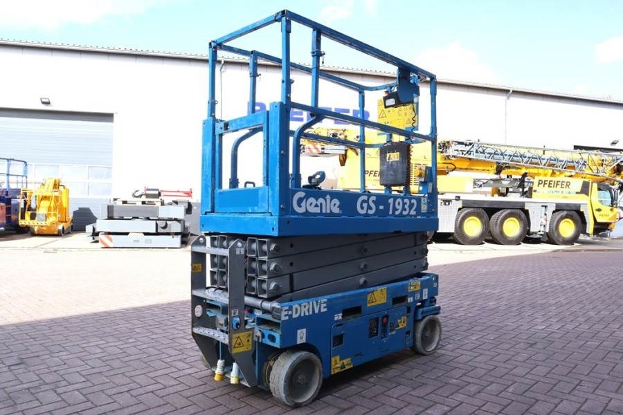 Genie GS1932 E-Drive Several In Stock, 8m Working Height - Plataforma de tijeras: foto 2 Genie GS1932 E-Drive Several In Stock, 8m Working Height - Plataforma de tijeras: foto 2