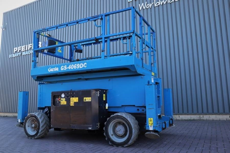 Plataforma de tijeras Genie GS4069DC Electric, 14m Working Height, 363kg Capac: foto 10