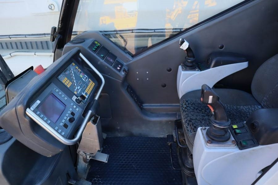 Grove GMK3055 Diesel, 6x6x6, 55t Capacity, 43m Main Boom  - Grúa todo terreno: foto 5 Grove GMK3055 Diesel, 6x6x6, 55t Capacity, 43m Main Boom  - Grúa todo terreno: foto 5