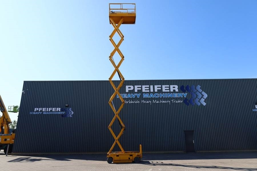Plataforma de tijeras Haulotte COMPACT 14 Electric, 14m Working Height, 350kg Cap: foto 10