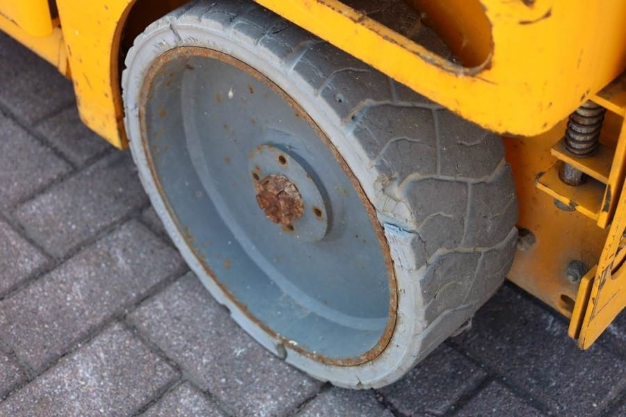 Plataforma de tijeras Haulotte COMPACT 14 Electric, 14m Working Height, 350kg Cap: foto 14