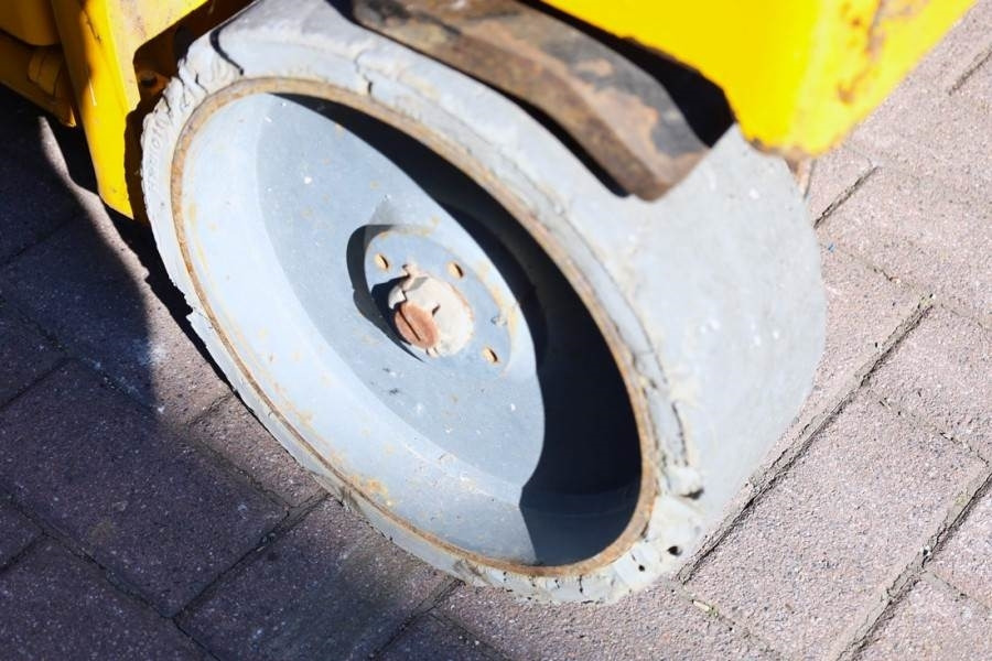 Plataforma de tijeras Haulotte COMPACT 14 Electric, 14m Working Height, 350kg Cap: foto 12