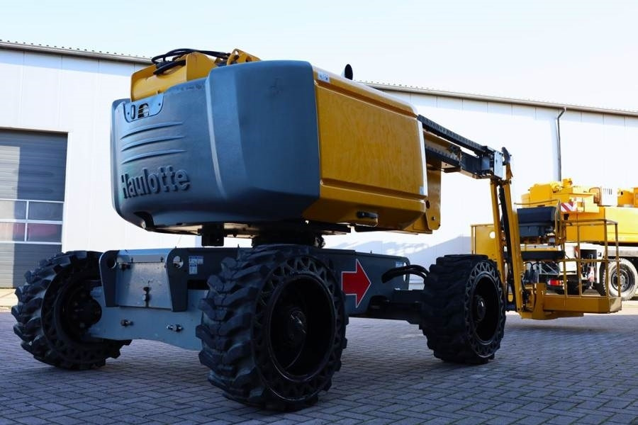 Haulotte HA16RTJ Pro Diesel, 4x4x4 Drive, 16 m Working Heig - Plataforma articulada: foto 2 Haulotte HA16RTJ Pro Diesel, 4x4x4 Drive, 16 m Working Heig - Plataforma articulada: foto 2