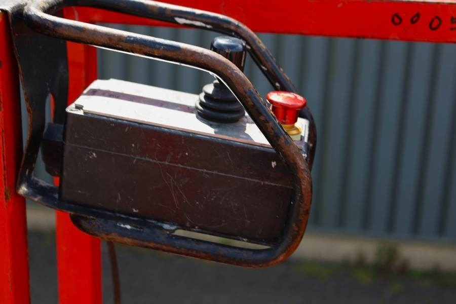 Holland Lift Ecostar HL-11812 Electric, 14m Working Height, 300 - Plataforma de tijeras: foto 4 Holland Lift Ecostar HL-11812 Electric, 14m Working Height, 300 - Plataforma de tijeras: foto 4