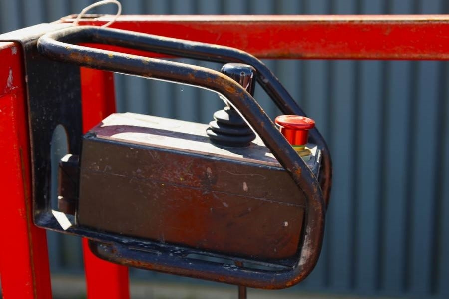 Holland Lift Ecostar HL-11812 Electric, 14m Working Height, 300 - Plataforma de tijeras: foto 4 Holland Lift Ecostar HL-11812 Electric, 14m Working Height, 300 - Plataforma de tijeras: foto 4