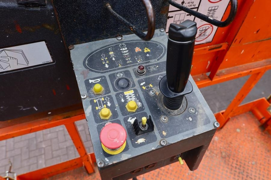 JLG M4069 Hybrid, 14.2m Working Height, 360kg Capacity - Plataforma de tijeras: foto 4 JLG M4069 Hybrid, 14.2m Working Height, 360kg Capacity - Plataforma de tijeras: foto 4