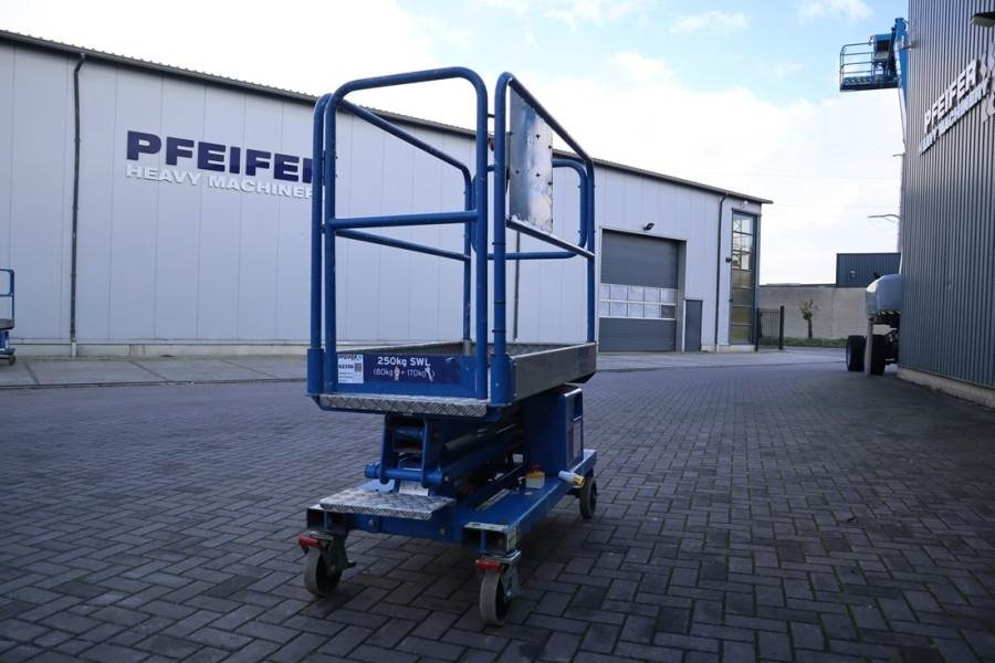 JLG Power Tower Electric, 5.10m Working Height, 250kg - Plataforma articulada: foto 2 JLG Power Tower Electric, 5.10m Working Height, 250kg - Plataforma articulada: foto 2