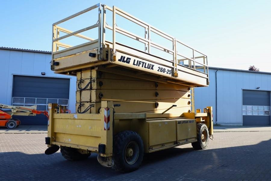 Liftlux SL260-25D4WD Diesel, 4x4 Drive, 9.80m Hydraulic De - Plataforma de tijeras: foto 2 Liftlux SL260-25D4WD Diesel, 4x4 Drive, 9.80m Hydraulic De - Plataforma de tijeras: foto 2