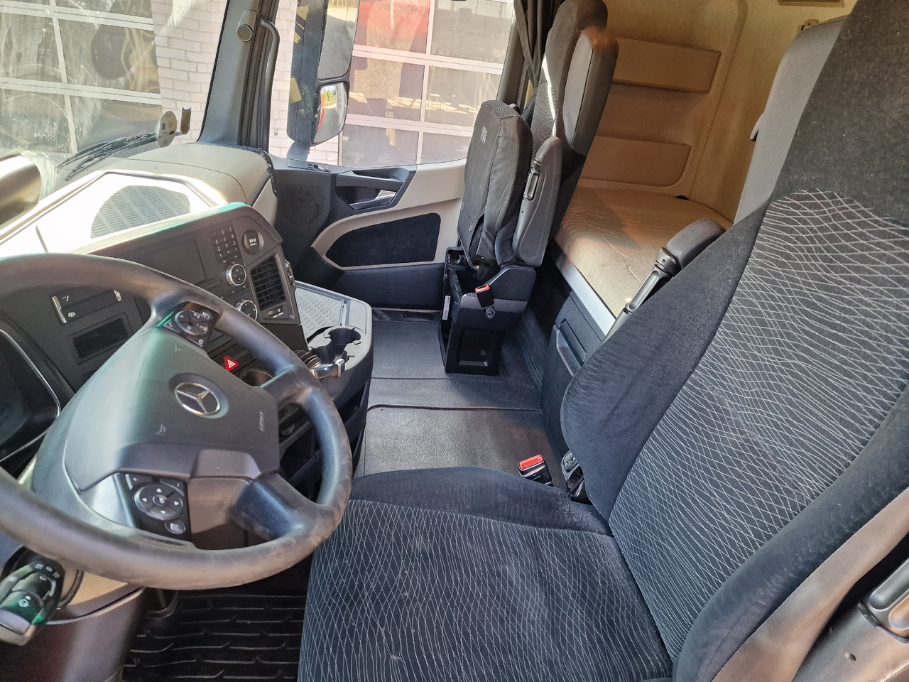 MERCEDES-BENZ 1845 Retarder Actros - Cabeza tractora: foto 5 MERCEDES-BENZ 1845 Retarder Actros - Cabeza tractora: foto 5