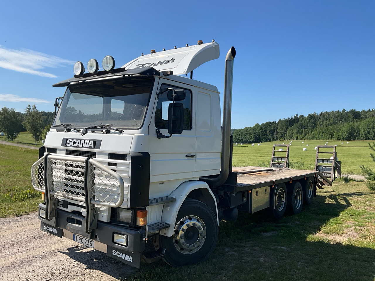 Scania 142 8x2 - Camión: foto 1 Scania 142 8x2 - Camión: foto 1