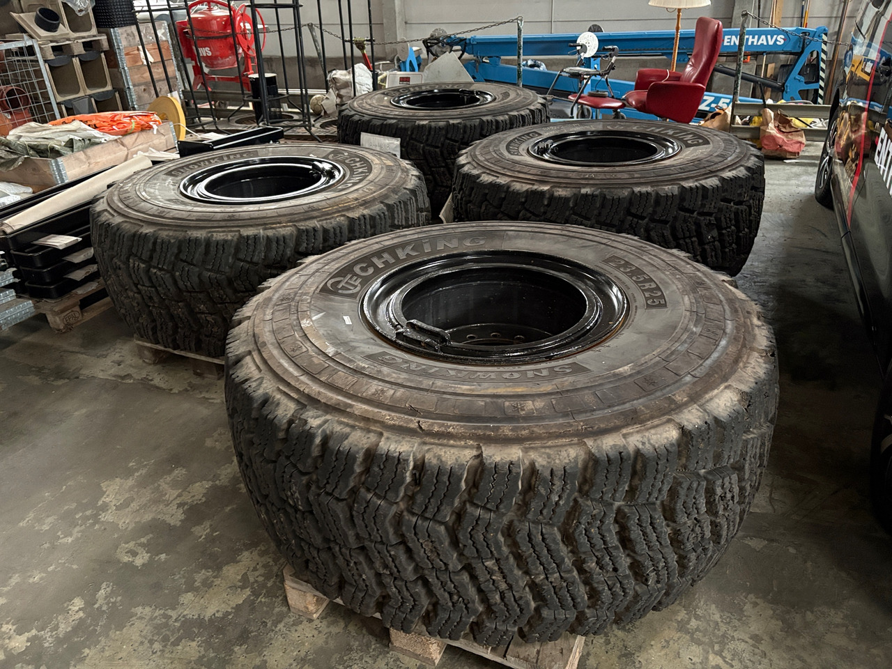 Entreprenadhjul Techking Snowking 23,5 R25 till Ljungby L18 4 st - Neumático para Maquinaria de construcción: foto 1 Entreprenadhjul Techking Snowking 23,5 R25 till Ljungby L18 4 st - Neumático para Maquinaria de construcción: foto 1