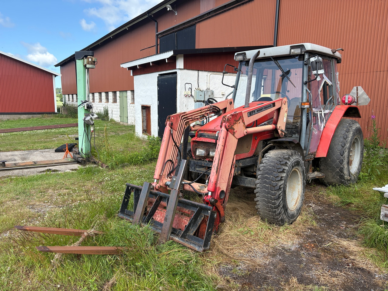 Massey Ferguson 4215 - Tractor: foto 1 Massey Ferguson 4215 - Tractor: foto 1