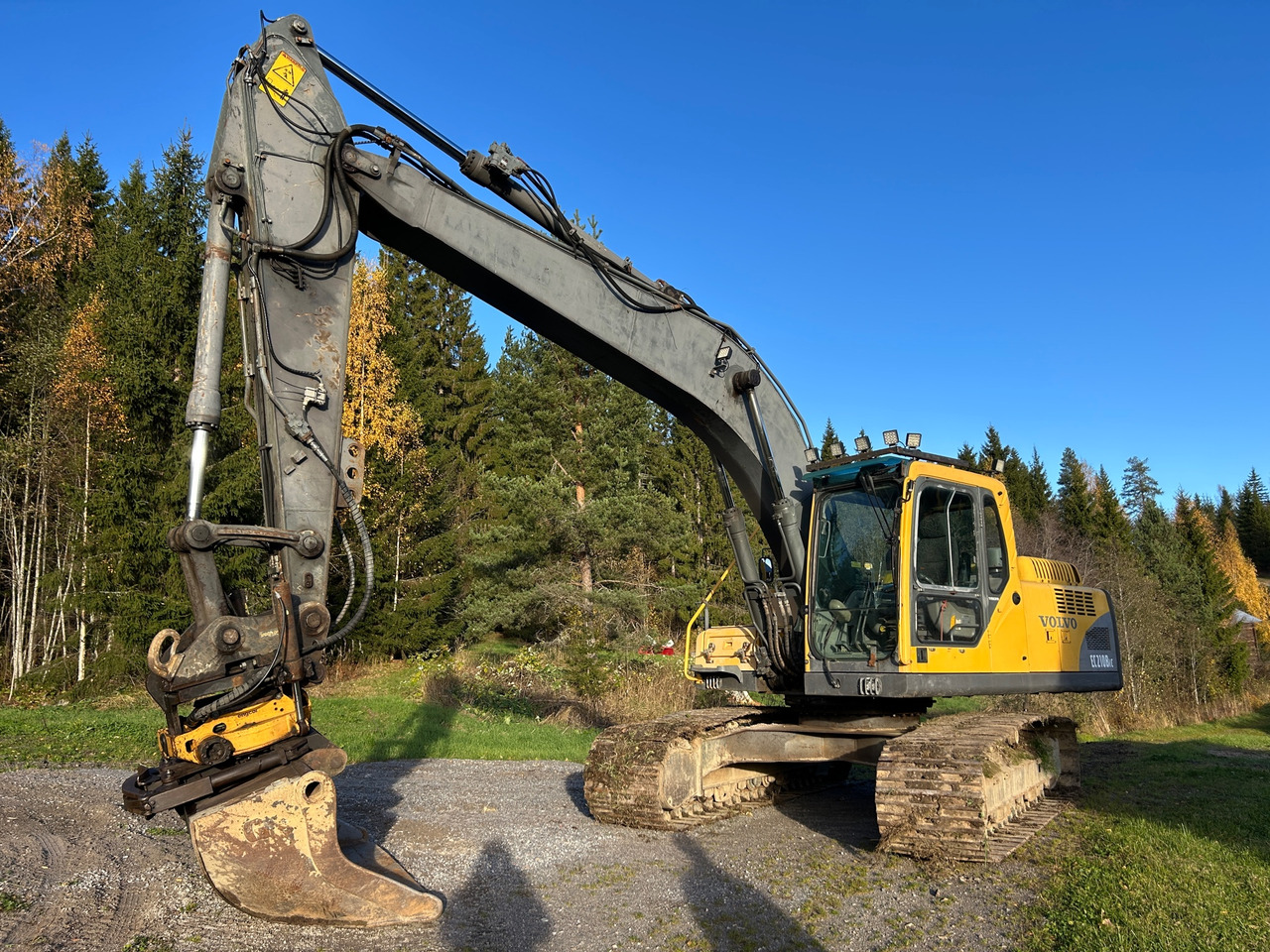 Volvo EC210B LC - Excavadora: foto 1 Volvo EC210B LC - Excavadora: foto 1