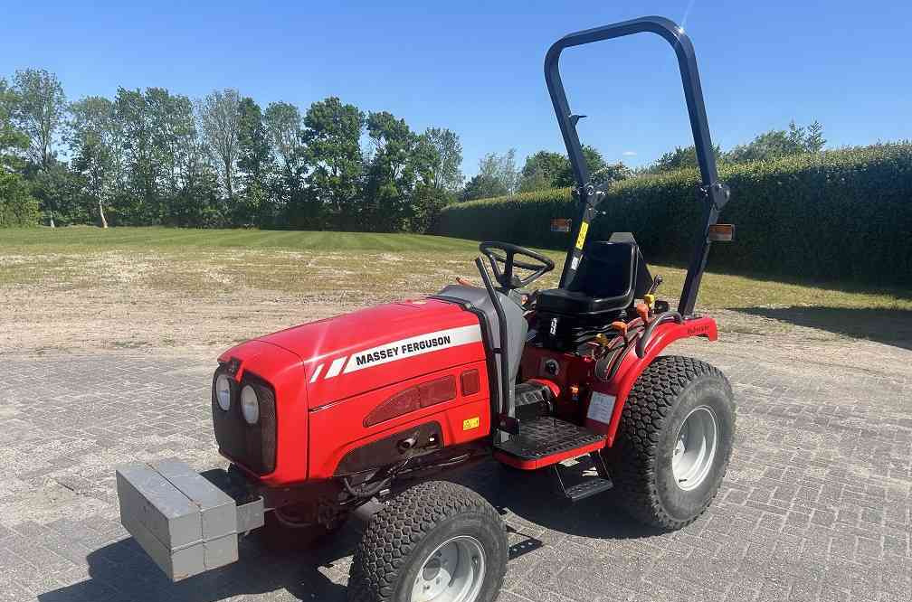 Massey Ferguson 1525 hydrostaat - Tractor: foto 1 Massey Ferguson 1525 hydrostaat - Tractor: foto 1