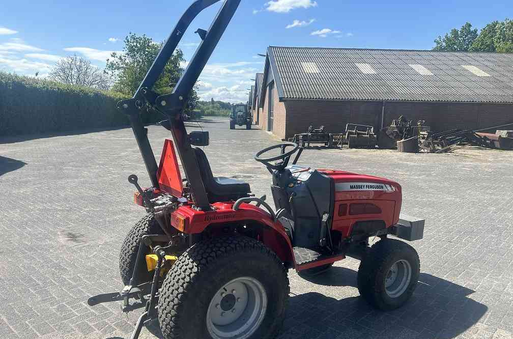 Massey Ferguson 1525 hydrostaat - Tractor: foto 4 Massey Ferguson 1525 hydrostaat - Tractor: foto 4