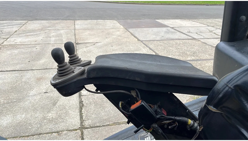 Linde H35T 01 Linde H35T 01 - Carretilla elevadora de gas: foto 4 Linde H35T 01 Linde H35T 01 - Carretilla elevadora de gas: foto 4