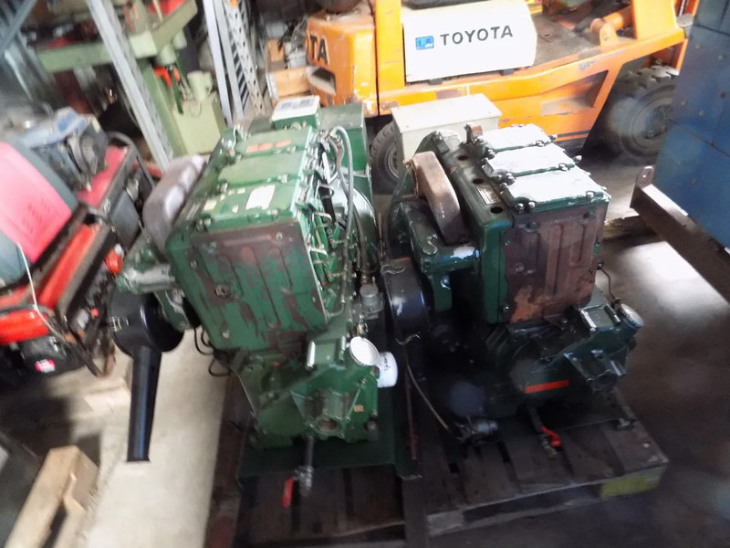 Lister aggregaat 3 cill. lister 25 kva met stamford dynamo keuze uit 2 stuks - Generador industriale: foto 1 Lister aggregaat 3 cill. lister 25 kva met stamford dynamo keuze uit 2 stuks - Generador industriale: foto 1