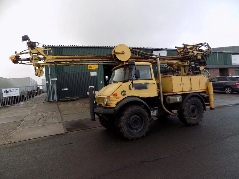 Mercedes-Benz U416 Unimog KNEBEL HY75 - Perforadora: foto 1 Mercedes-Benz U416 Unimog KNEBEL HY75 - Perforadora: foto 1