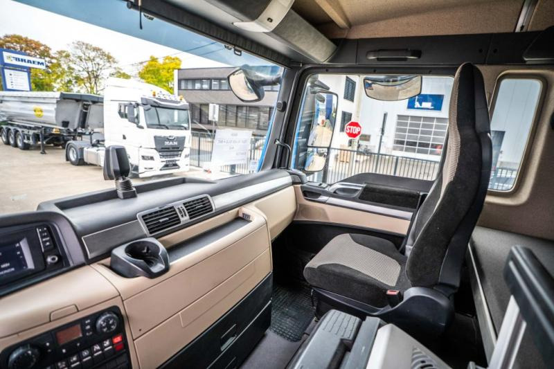 Cabeza tractora MAN TGX 18.420 XL BLS-INTARDER+HYDR.: foto 9 Cabeza tractora MAN TGX 18.420 XL BLS-INTARDER+HYDR.: foto 9