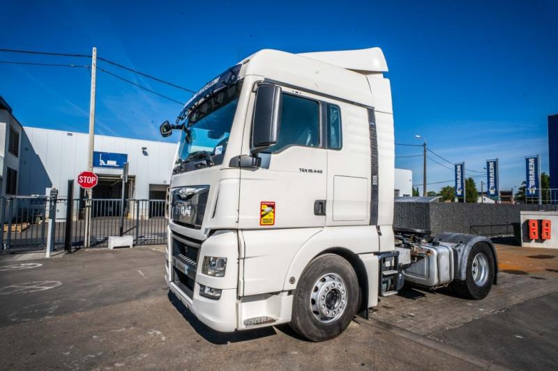 MAN TGX 18.440 + VOITH - Cabeza tractora: foto 1 MAN TGX 18.440 + VOITH - Cabeza tractora: foto 1