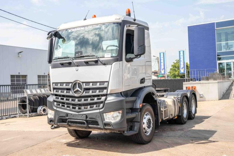 Mercedes AROCS 2645 BLS-6X4 - Cabeza tractora: foto 1 Mercedes AROCS 2645 BLS-6X4 - Cabeza tractora: foto 1