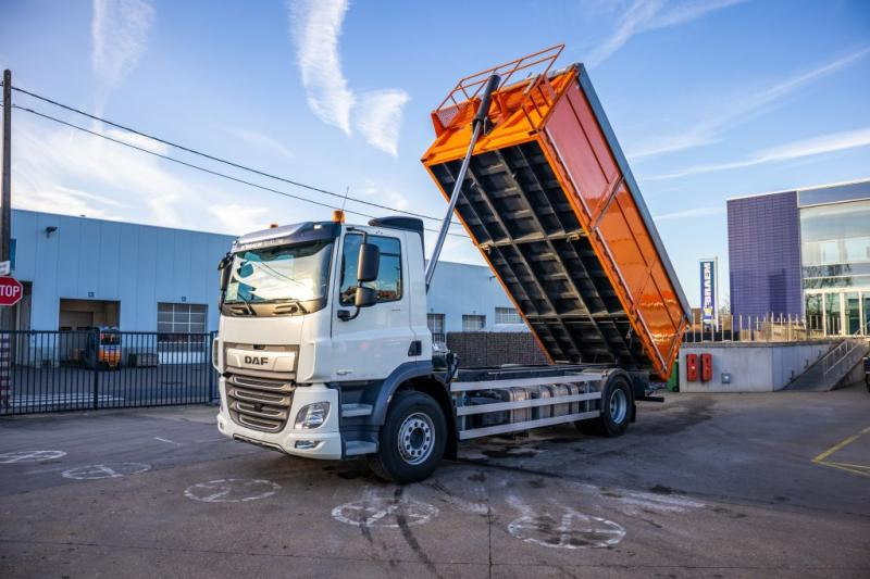 DAF CF 410-4x2 - 13 642 KM - 26m3 - Camión volquete: foto 1 DAF CF 410-4x2 - 13 642 KM - 26m3 - Camión volquete: foto 1