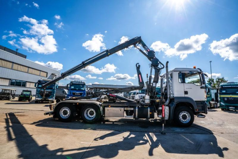 MAN TGA 26.320 BL -6X2-4+HIAB 122 E3 HIDUO - Camión multibasculante, Camión grúa: foto 3 MAN TGA 26.320 BL -6X2-4+HIAB 122 E3 HIDUO - Camión multibasculante, Camión grúa: foto 3