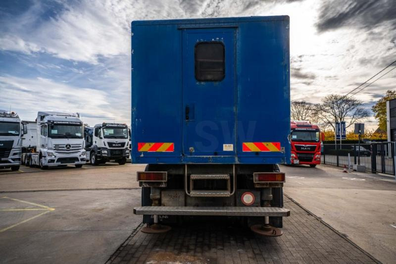 MAN TGA 33.363 FDAK- 6x6 + LABO - Camión caja cerrada: foto 5 MAN TGA 33.363 FDAK- 6x6 + LABO - Camión caja cerrada: foto 5