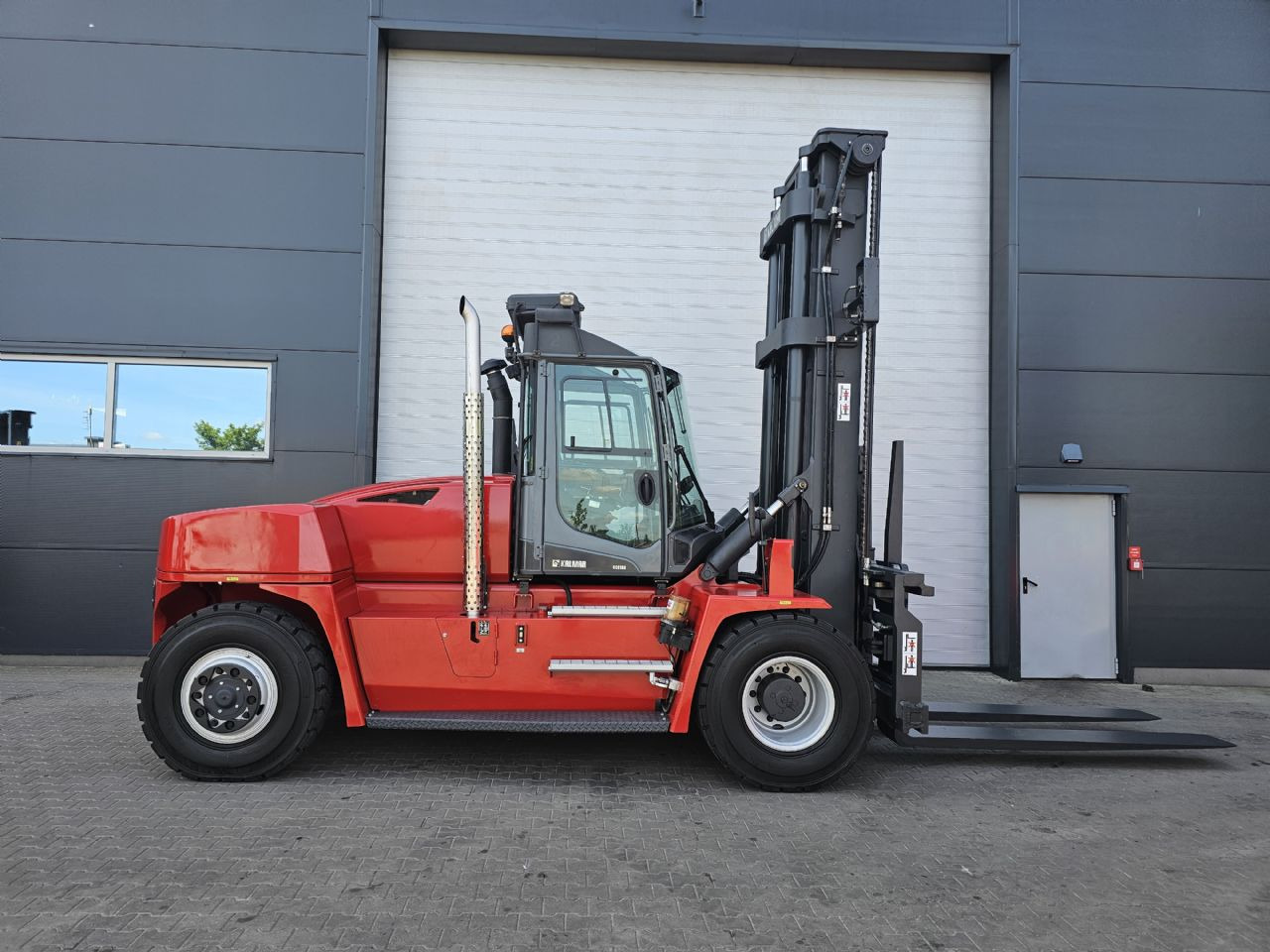 Kalmar DCG150-12 - Carretilla elevadora diésel: foto 3 Kalmar DCG150-12 - Carretilla elevadora diésel: foto 3