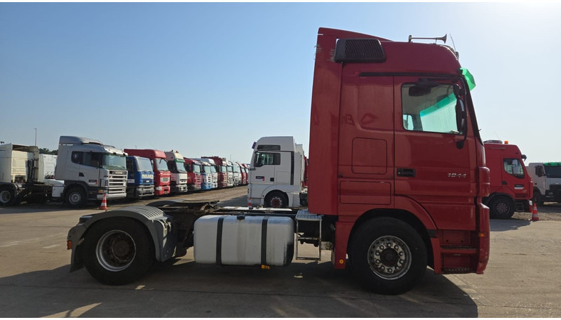 Mercedes-Benz actros 1844 (PARFAIT ETAT / PROPRE / AIRCO / MP2 / V6) - Cabeza tractora: foto 4 Mercedes-Benz actros 1844 (PARFAIT ETAT / PROPRE / AIRCO / MP2 / V6) - Cabeza tractora: foto 4