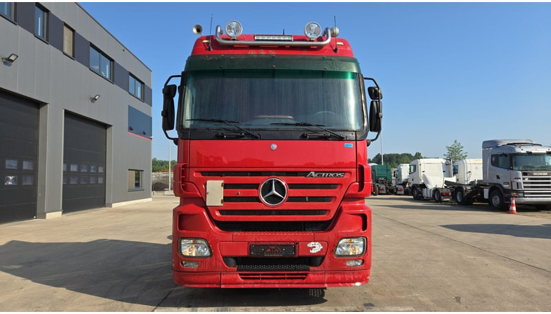 Mercedes-Benz actros 1844 (PARFAIT ETAT / PROPRE / AIRCO / MP2 / V6) - Cabeza tractora: foto 2 Mercedes-Benz actros 1844 (PARFAIT ETAT / PROPRE / AIRCO / MP2 / V6) - Cabeza tractora: foto 2