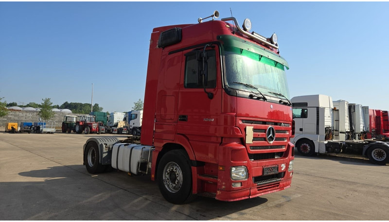 Mercedes-Benz actros 1844 (PARFAIT ETAT / PROPRE / AIRCO / MP2 / V6) - Cabeza tractora: foto 3 Mercedes-Benz actros 1844 (PARFAIT ETAT / PROPRE / AIRCO / MP2 / V6) - Cabeza tractora: foto 3