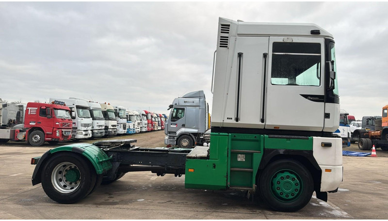 Renault Magnum 470 (POMPE MANUELLE / MANUAL PUMP / BOITE MANUELLE / MANUAL GEARBOX) - Cabeza tractora: foto 4 Renault Magnum 470 (POMPE MANUELLE / MANUAL PUMP / BOITE MANUELLE / MANUAL GEARBOX) - Cabeza tractora: foto 4