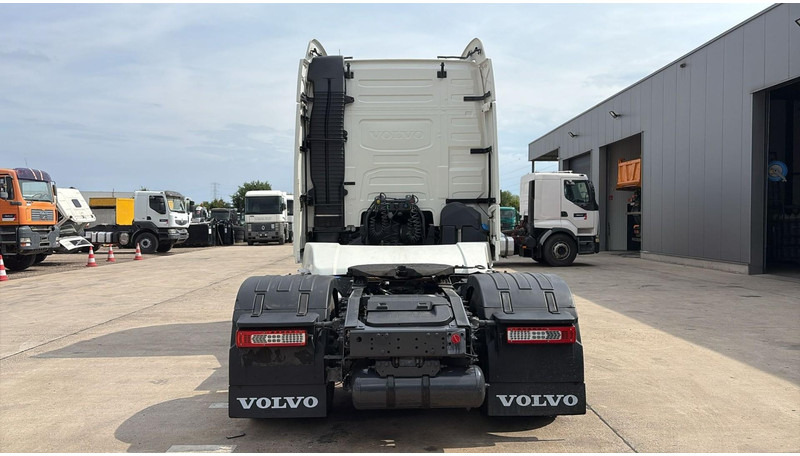 Volvo FH 460 (CHASSIS 2015 / PERFECT CONDITION / CLEAN CHASSIS) - Cabeza tractora: foto 5 Volvo FH 460 (CHASSIS 2015 / PERFECT CONDITION / CLEAN CHASSIS) - Cabeza tractora: foto 5
