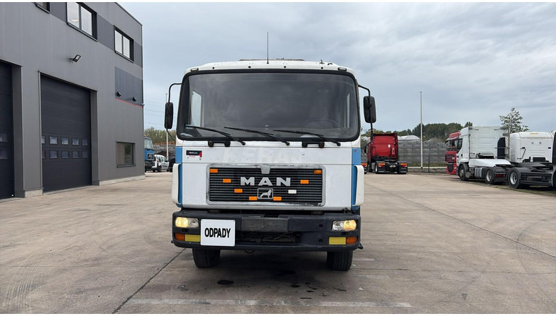 MAN 18.232 (MANUAL PUMP / POMPE MANUELLE / 11.000L) - Limpieza de alcantarillado: foto 2 MAN 18.232 (MANUAL PUMP / POMPE MANUELLE / 11.000L) - Limpieza de alcantarillado: foto 2