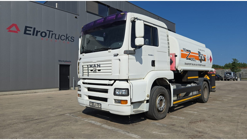 MAN TGA 18.460 (14.140L / MANUAL PUMP / MANUAL GEARBOX / TOP CONDITON / BOITE & POMPE MANUELLE) - Camión cisterna: foto 1 MAN TGA 18.460 (14.140L / MANUAL PUMP / MANUAL GEARBOX / TOP CONDITON / BOITE & POMPE MANUELLE) - Camión cisterna: foto 1