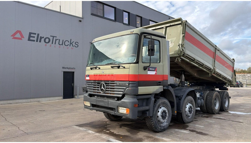 Mercedes-Benz Actros 3235 (EPS / LAMES / GRAND PONT / STEEL SUSP. / 3 PEDALES / MP1) - Camión volquete: foto 1 Mercedes-Benz Actros 3235 (EPS / LAMES / GRAND PONT / STEEL SUSP. / 3 PEDALES / MP1) - Camión volquete: foto 1