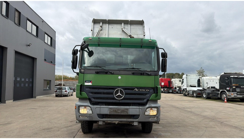 Mercedes-Benz Actros 3246 (EPS / LAMES / GRAND PONT / V6 / MP2 / 3 PEDALES) - Camión volquete: foto 2 Mercedes-Benz Actros 3246 (EPS / LAMES / GRAND PONT / V6 / MP2 / 3 PEDALES) - Camión volquete: foto 2