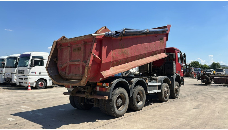 Mercedes-Benz Actros 4141 (8X6 / LAMES / STEEL / BIG AXLE / GRAND PONT / TAMBOURS / MANUAL GETRIEBE / MANUAL GEARBOX) - Camión volquete: foto 4 Mercedes-Benz Actros 4141 (8X6 / LAMES / STEEL / BIG AXLE / GRAND PONT / TAMBOURS / MANUAL GETRIEBE / MANUAL GEARBOX) - Camión volquete: foto 4
