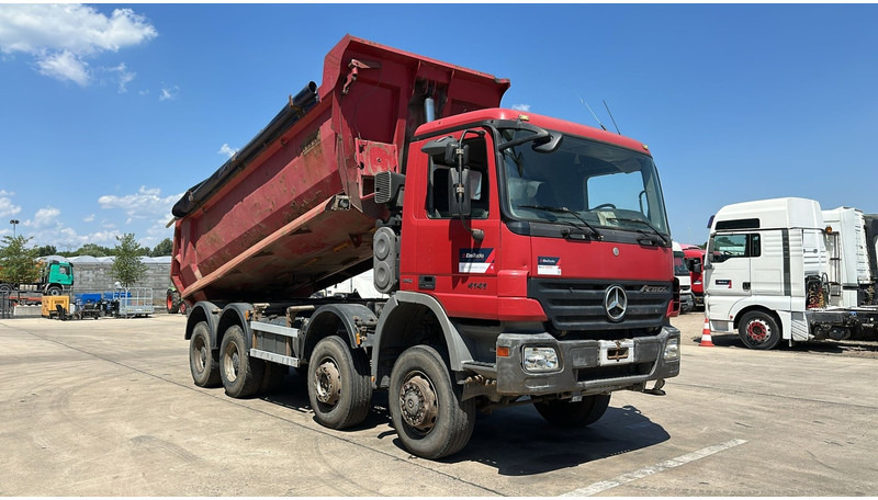 Mercedes-Benz Actros 4141 (8X6 / LAMES / STEEL / BIG AXLE / GRAND PONT / TAMBOURS / MANUAL GETRIEBE / MANUAL GEARBOX) - Camión volquete: foto 3 Mercedes-Benz Actros 4141 (8X6 / LAMES / STEEL / BIG AXLE / GRAND PONT / TAMBOURS / MANUAL GETRIEBE / MANUAL GEARBOX) - Camión volquete: foto 3