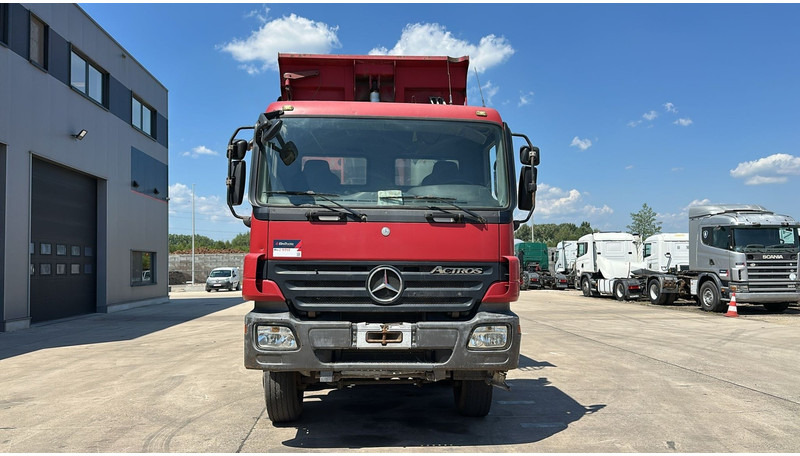 Mercedes-Benz Actros 4141 (8X6 / LAMES / STEEL / BIG AXLE / GRAND PONT / TAMBOURS / MANUAL GETRIEBE / MANUAL GEARBOX) - Camión volquete: foto 2 Mercedes-Benz Actros 4141 (8X6 / LAMES / STEEL / BIG AXLE / GRAND PONT / TAMBOURS / MANUAL GETRIEBE / MANUAL GEARBOX) - Camión volquete: foto 2