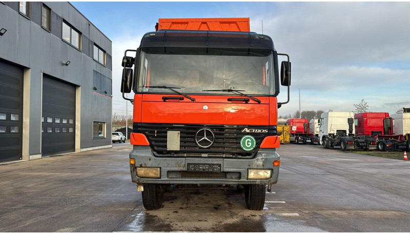 Mercedes-Benz Actros 4143 (EPS / 8X6 / LAMES / GRAND PONT / STEEL SUSP. / BIG AXLE / V6) - Camión volquete: foto 2 Mercedes-Benz Actros 4143 (EPS / 8X6 / LAMES / GRAND PONT / STEEL SUSP. / BIG AXLE / V6) - Camión volquete: foto 2