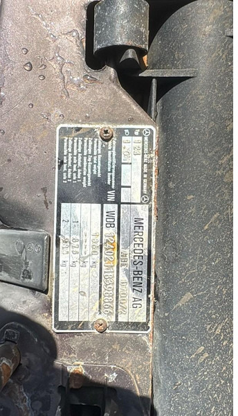 Sedan Mercedes-Benz E-Klasse 200 (GERMAN CAR / VOITURE D'ALLEMAGNE / ESSENCE / PETROL / MANUAL): foto 16